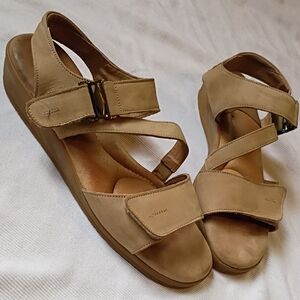 BeautiFeel Tan Leather Sandals